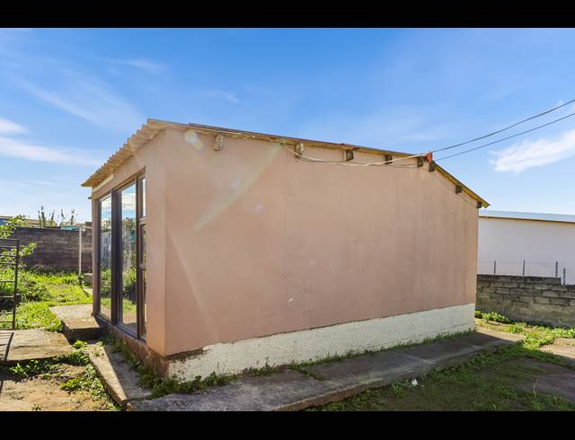 2 BEDROOM HOUSE FOR SALE IN BUFFALO FLATS